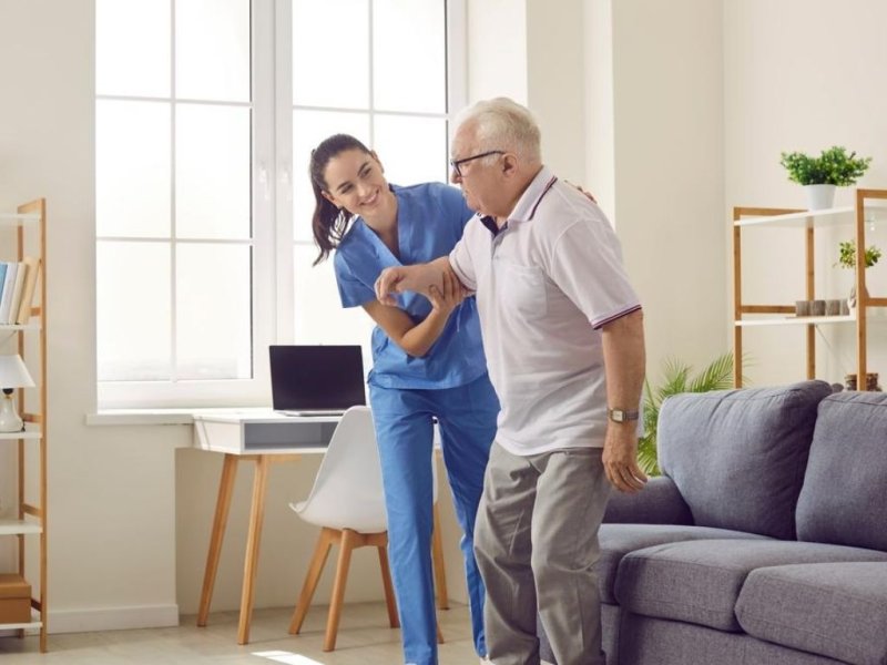 Evde Yatılı Hasta Bakımı